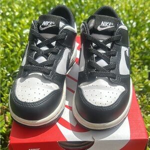 Nike toddler slip-on tennis shoes